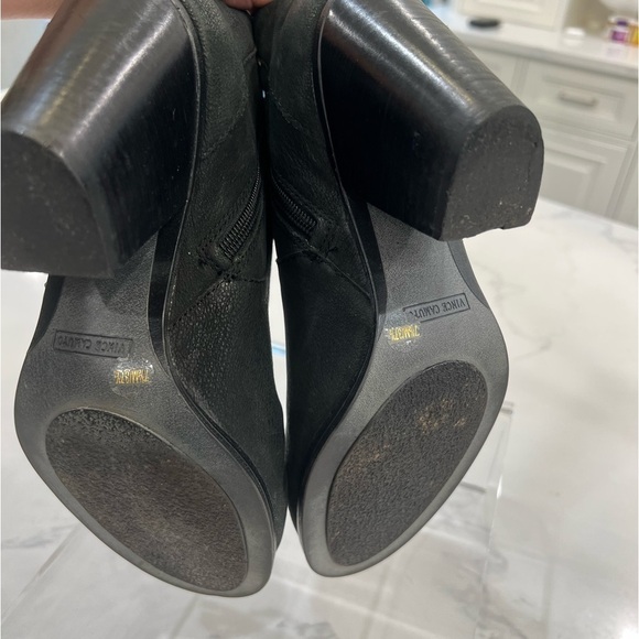 Vince CAMUTO Harlin cowboy fringe black booties size 7.5 - Picture 9 of 12